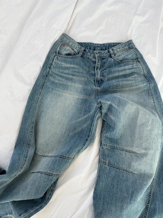 Dart Balloon Curve Fit Jeans Washed Denim Pants