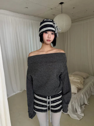 modernism loose off-shoulder knit