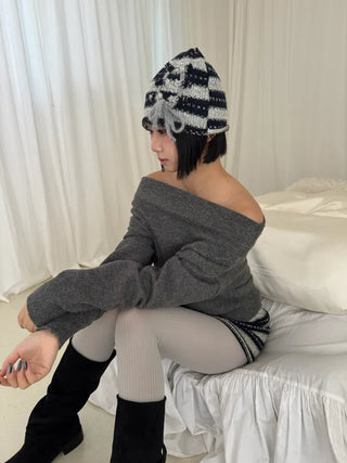 modernism loose off-shoulder knit
