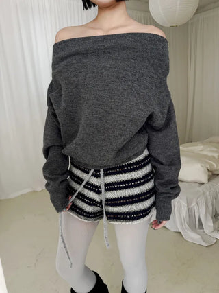 modernism loose off-shoulder knit