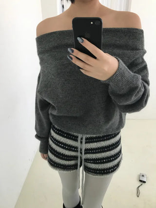 modernism loose off-shoulder knit