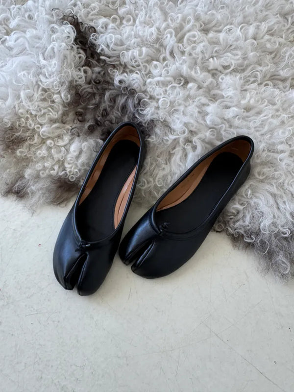 Tabi leather flat shoes