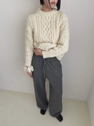 Round neck loose fit knit