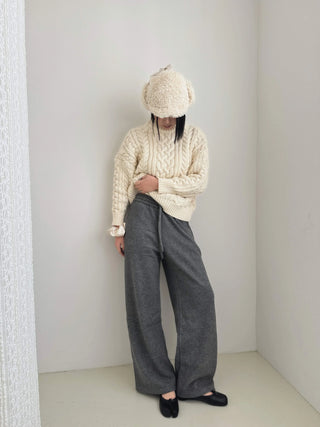 Round neck loose fit knit