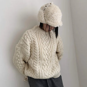 Round neck loose fit knit