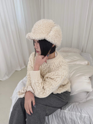 Round neck loose fit knit