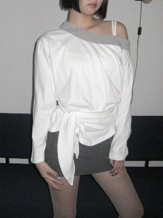 off-shoulder ribbon loose fit bundled long-sleeved t-shirt