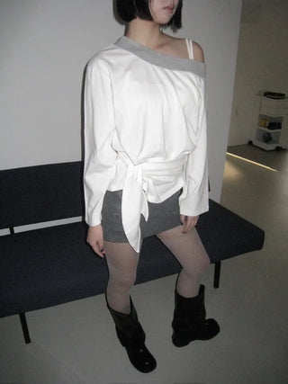 off-shoulder ribbon loose fit bundled long-sleeved t-shirt