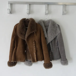 Venetian buckle trimmed fur mustang jacket