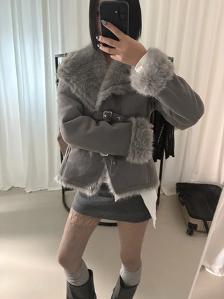 Venetian buckle trimmed fur mustang jacket