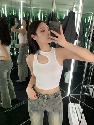 Cut-out crop sleeveless nasi crop top