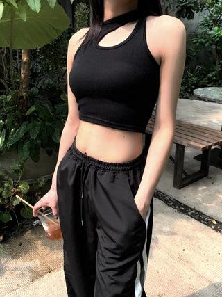Cut-out crop sleeveless nasi crop top