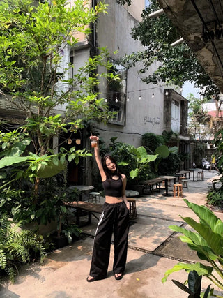Cut-out crop sleeveless nasi crop top