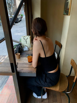 Backless ribbed sleeveless top with built-in cap
