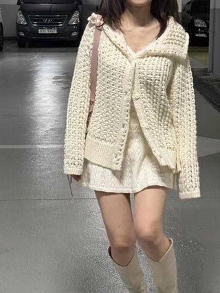 Pocket Detail Loose Fit Short V-Neck Knit Cardigan