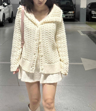 Pocket Detail Loose Fit Short V-Neck Knit Cardigan