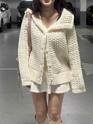 Pocket Detail Loose Fit Short V-Neck Knit Cardigan