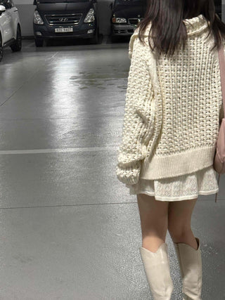 Pocket Detail Loose Fit Short V-Neck Knit Cardigan