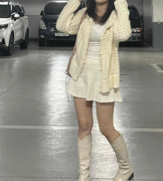Pocket Detail Loose Fit Short V-Neck Knit Cardigan