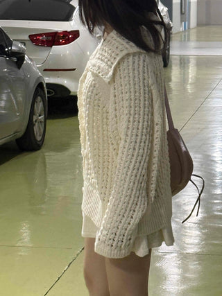 Pocket Detail Loose Fit Short V-Neck Knit Cardigan