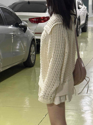 Pocket Detail Loose Fit Short V-Neck Knit Cardigan