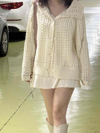 Pocket Detail Loose Fit Short V-Neck Knit Cardigan