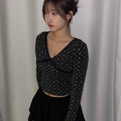 Modern Chiffon Molded Cross V-Neck Long Sleeve Tee