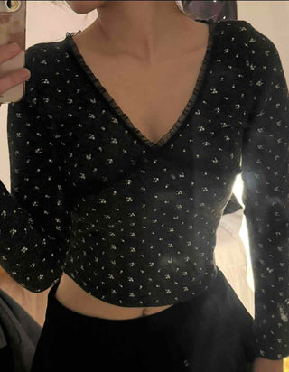 Modern Chiffon Molded Cross V-Neck Long Sleeve Tee