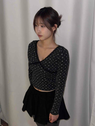 Modern Chiffon Molded Cross V-Neck Long Sleeve Tee