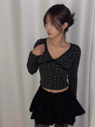 Modern Chiffon Molded Cross V-Neck Long Sleeve Tee