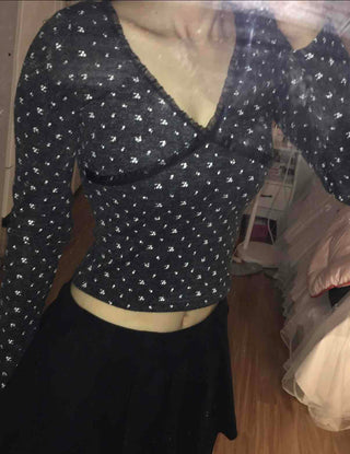 Modern Chiffon Molded Cross V-Neck Long Sleeve Tee