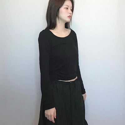 Minimal Slim Fit Round Neck Cropped Long Sleeve T-shirt