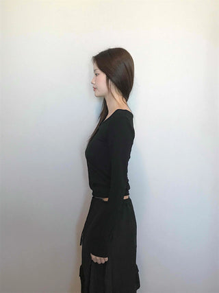 Minimal Slim Fit Round Neck Cropped Long Sleeve T-shirt