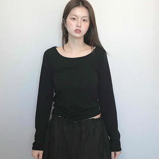 Minimal Slim Fit Round Neck Cropped Long Sleeve T-shirt