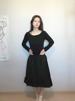 Minimal Slim Fit Round Neck Cropped Long Sleeve T-shirt