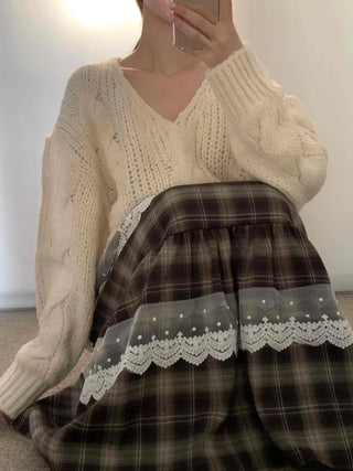 Cable Knit Loose Fit Wool V-Neck Knit