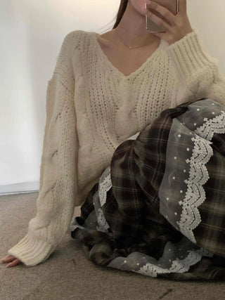 Cable Knit Loose Fit Wool V-Neck Knit