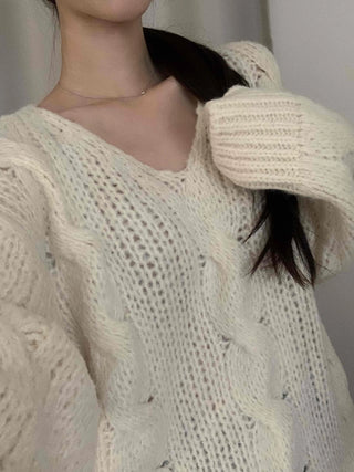 Cable Knit Loose Fit Wool V-Neck Knit