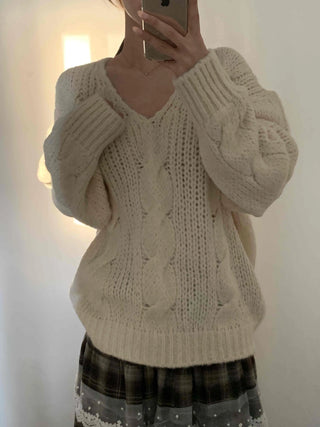 Cable Knit Loose Fit Wool V-Neck Knit