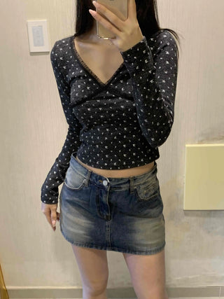 Flower Crop Fleece V-Neck Long Sleeve T-Shirt