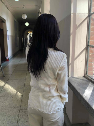 Shirred Tail Hem Ruffle V-Neck Knit