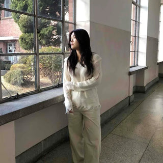 Shirred Tail Hem Ruffle V-Neck Knit