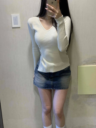 Side Slit Button Slim Fit V-Neck Ribbed Knit