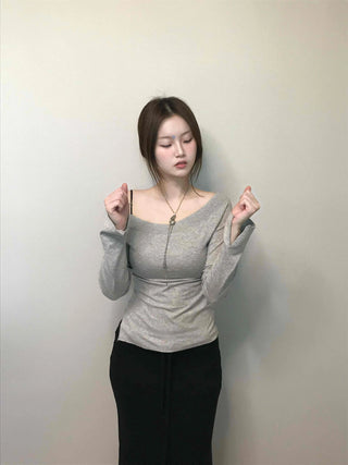 Slit detail wide off-shoulder slim-fit long-sleeved T-shirt
