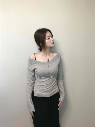 Slit detail wide off-shoulder slim-fit long-sleeved T-shirt