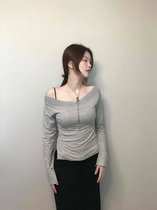 Slit detail wide off-shoulder slim-fit long-sleeved T-shirt