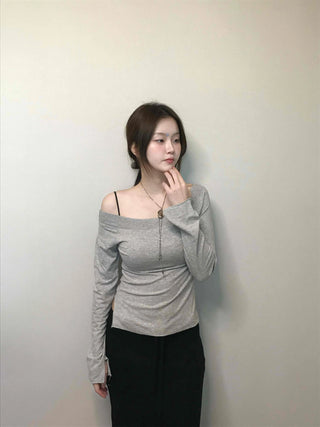 Slit detail wide off-shoulder slim-fit long-sleeved T-shirt
