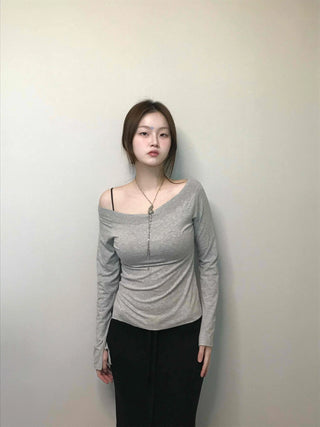 Slit detail wide off-shoulder slim-fit long-sleeved T-shirt