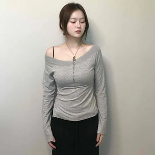 Slit detail wide off-shoulder slim-fit long-sleeved T-shirt