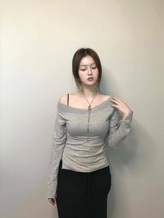 Slit detail wide off-shoulder slim-fit long-sleeved T-shirt